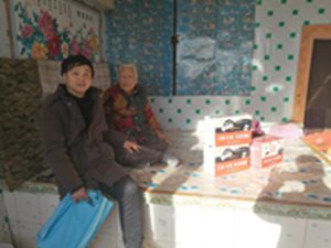 台盟吉林省委在对口帮扶村大安市烧锅镇乡新兴村开展送温暖活动